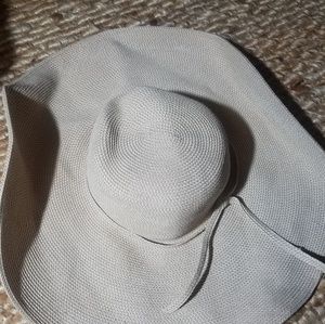 Packable/crushable hat